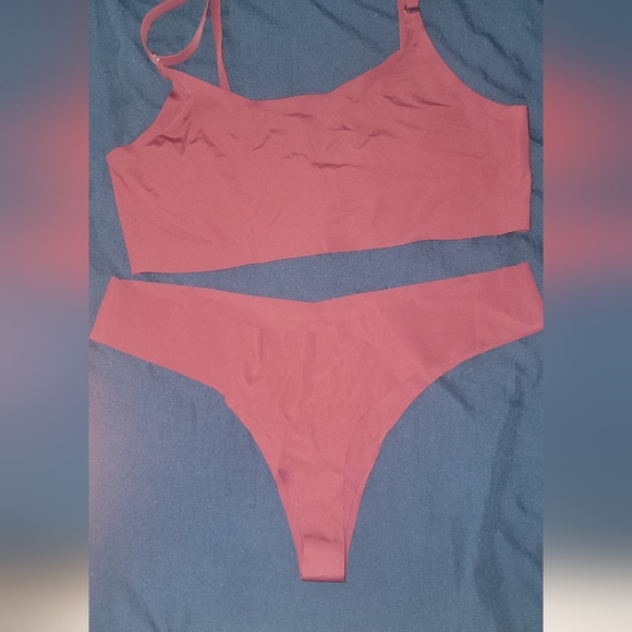 COPY - Brand New 2 sets of matching Bra & Thong Size L - Picture 7 of 12